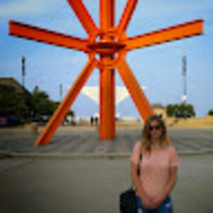 Meet your Posher, Lorie